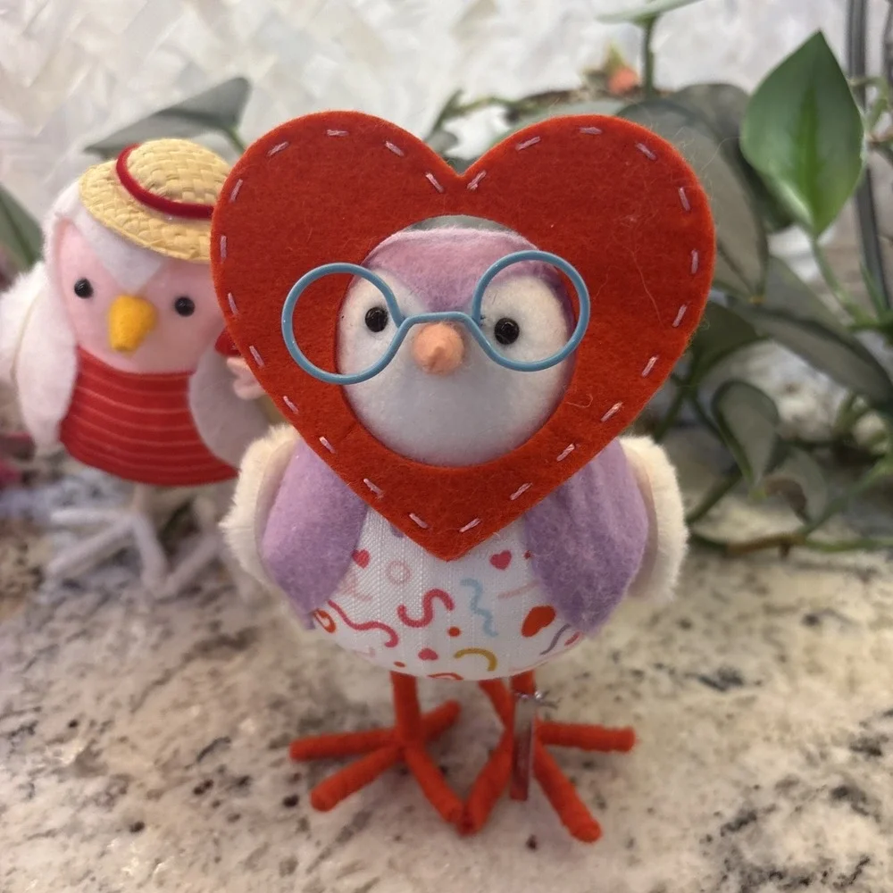 Target Spritz Featherly Friends Bird Valentines Day 2022-24 Queenie Kingsley Jet